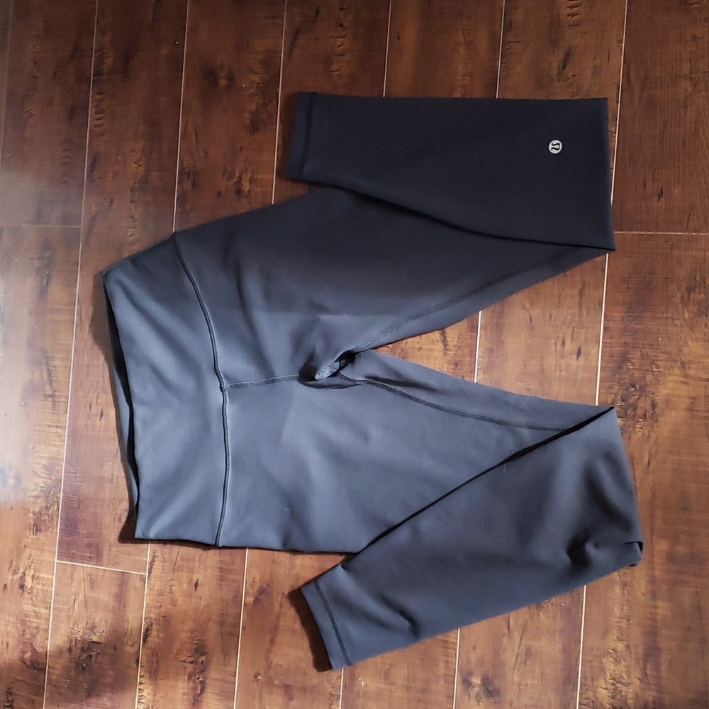 Lululemon Wunder Train high rise 28